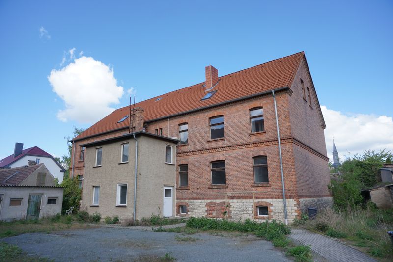 Ruhiges Grundstück mit Gebäuden und idealer Anbindung in Schneidlingen zu verkaufen